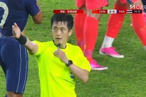 土耳其vs美国-6-没有点球！国足角球制造禁区混乱，VAR介入3分钟认定非点球