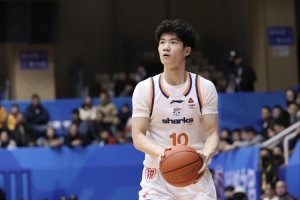 巴西vs摩洛哥-10-偰李永炜：我们是一支非常非常团结的球队 希望明年继续冲冠