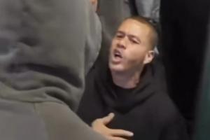 苏格兰vs巴西-8-这很哥谭…纽约球迷破坏路灯 劝阻的人士反被群殴！