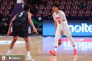 波黑vs卡塔尔-2-媒体人：赵睿周琦受伤病困扰 比赛中帮不上忙 那就让他们好好养伤