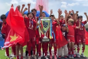 世界杯_德国vs科特迪瓦-人民锐评：中国足球小将夺冠引热议，多元探索需要多些包容空间