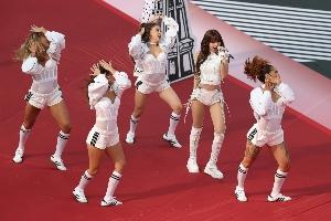 世界杯首位Kpop女艺人！BLACKPINK成员Lisa在美国开幕式登台表演
